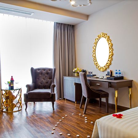 Cicilia City Hotel Saigon Center Хошимін Екстер'єр фото
