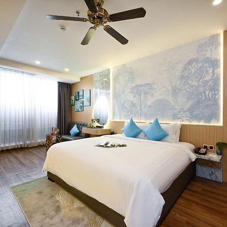 Cicilia City Hotel Saigon Center Хошимін Екстер'єр фото